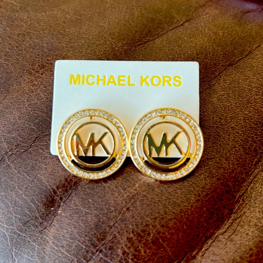 Michael Kors Gold-Tone Brass Earring. NEW with tag.